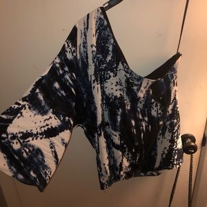 One shoulder top